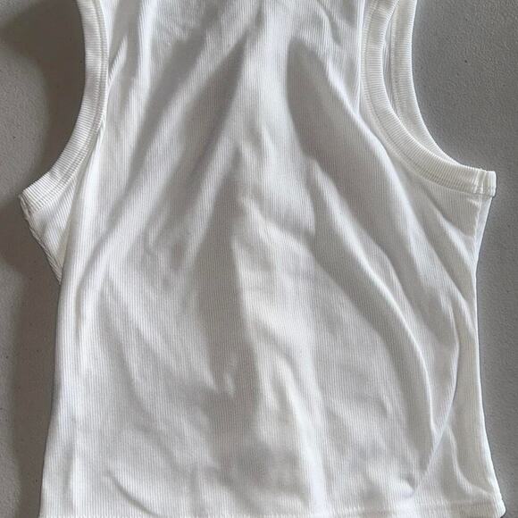 NWOT White button up tank top women's size medium - Picture 2 of 3